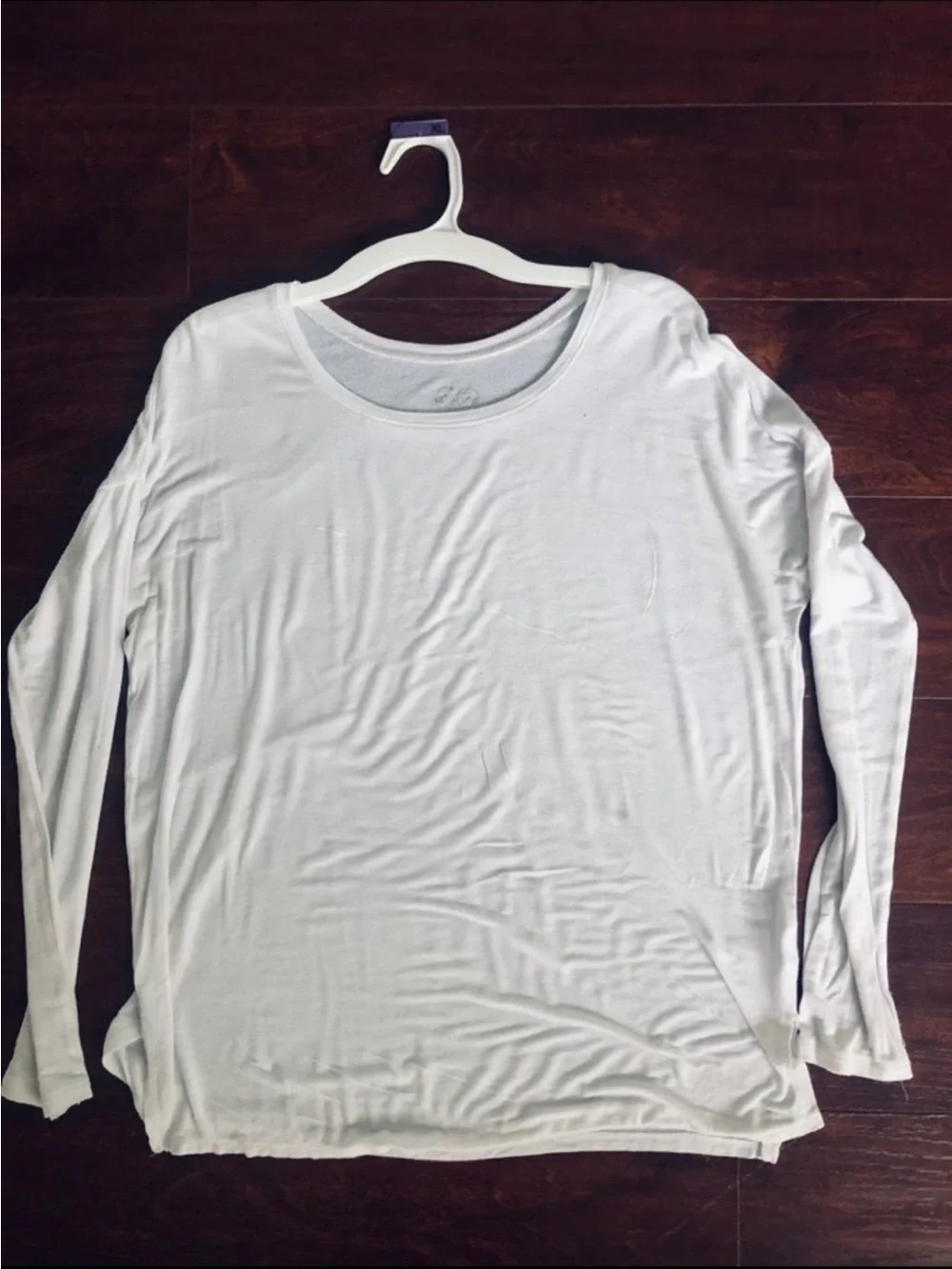 Solid white t-shirt - Picture 2 of 4